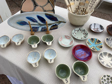 Load image into Gallery viewer, Pink Accent Salt &amp; Pepper Bowls
